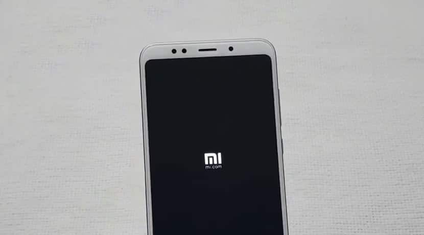 Xiaomi выключился, мигает красной лампочкой и не включается